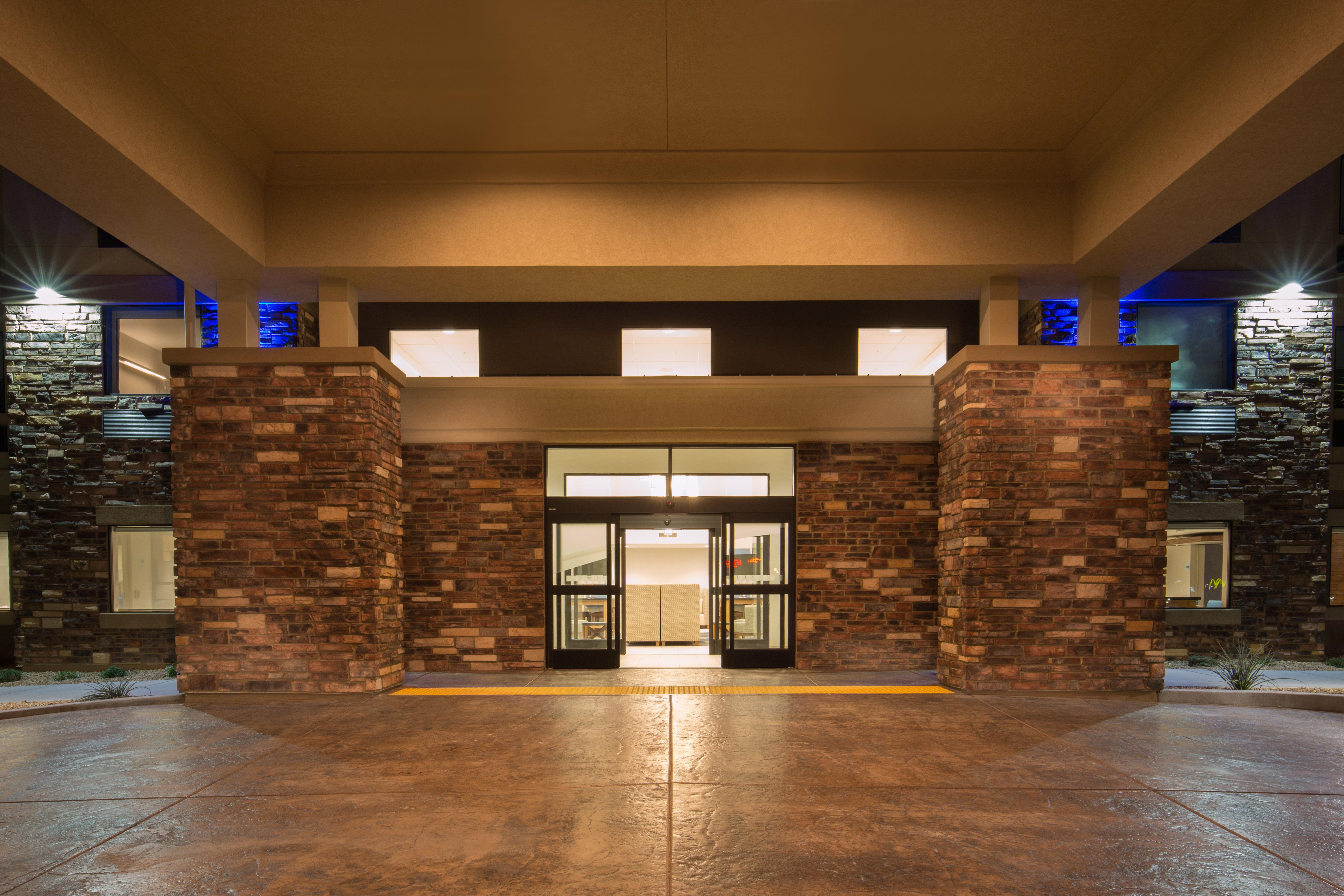 Holiday Inn Express & Suites Pahrump By Ihg Экстерьер фото